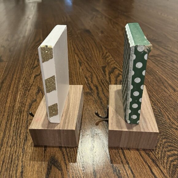 Christmas Stocking Holder Set 2 Solid Wood Hooks Mantle Green Gold Kids Heavy - Picture 7 of 8